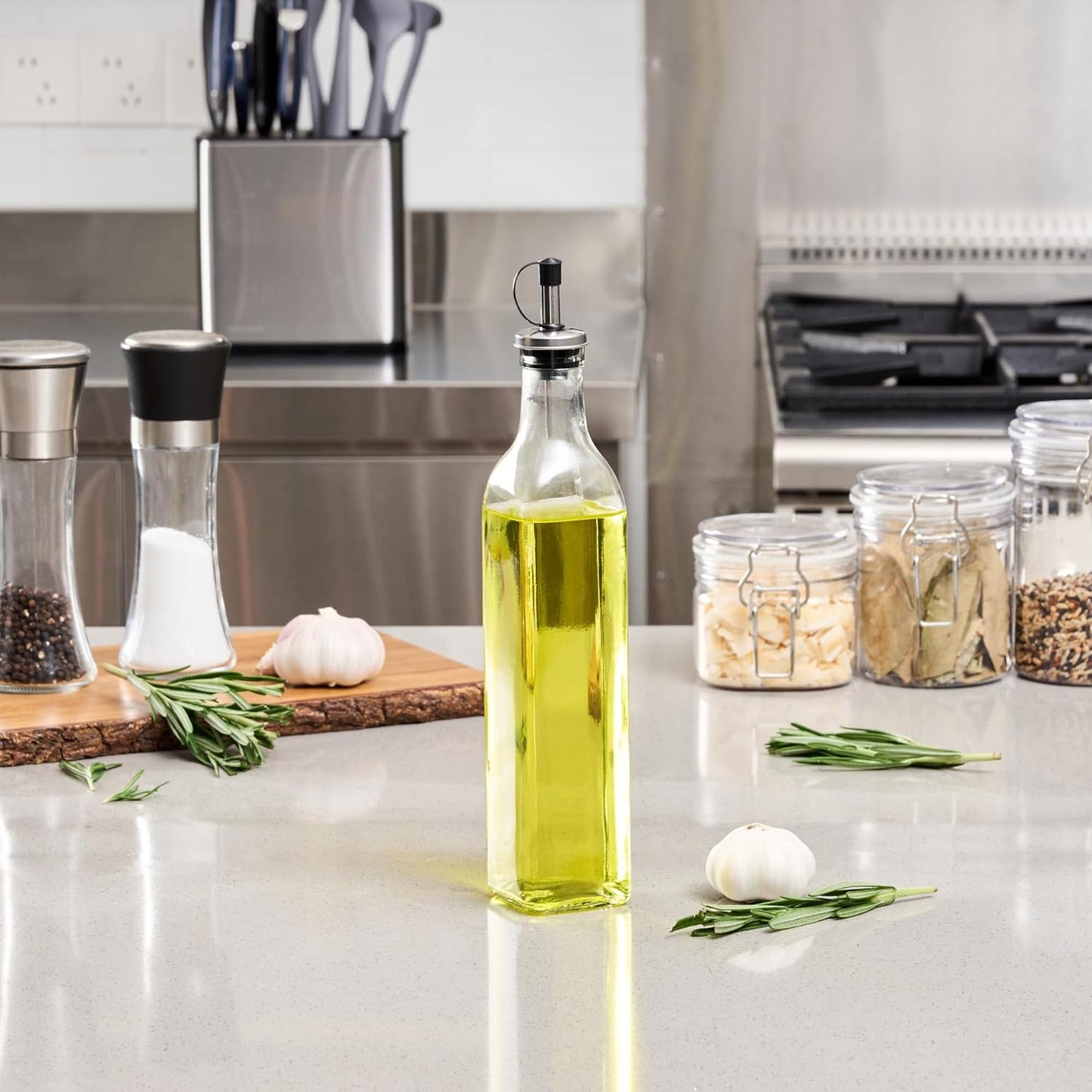 Restaurantware RW Base 16.9 Ounce Olive Oil Dispenser 1 Kitchen Oil Dispenser Bottle - With Stainless Steel Pourer Non-Leaking Black Glass Olive Oil Pourer For Cooking Or Salad Dressings