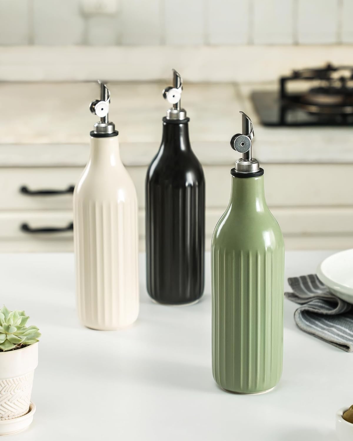 FE FUN ELEMENTS Olive Oil Dispenser Bottle, 19 oz Oil Dispenser for Kitchen and Vinegar Dispenser Bottle, Suitable for Vinegar, Coffee Syrups & Other Liquids, Off White