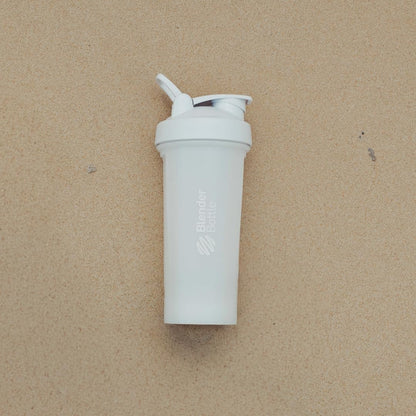 BlenderBottle Classic V2 Shaker Bottle Perfect for Protein Shakes and Pre Workout, 28-Ounce, Clear/Black