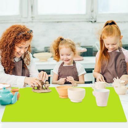 Standard Silicone Mat,Black Baking Mat-Food Grade Kids Dinner Table Placemat Non Slip Counter Mat with Raised Edges Heat Resistant Mat for Air Fryer Nonstick Pastry Dough Mat(1 Pack 23.6'' x 15.7'')
