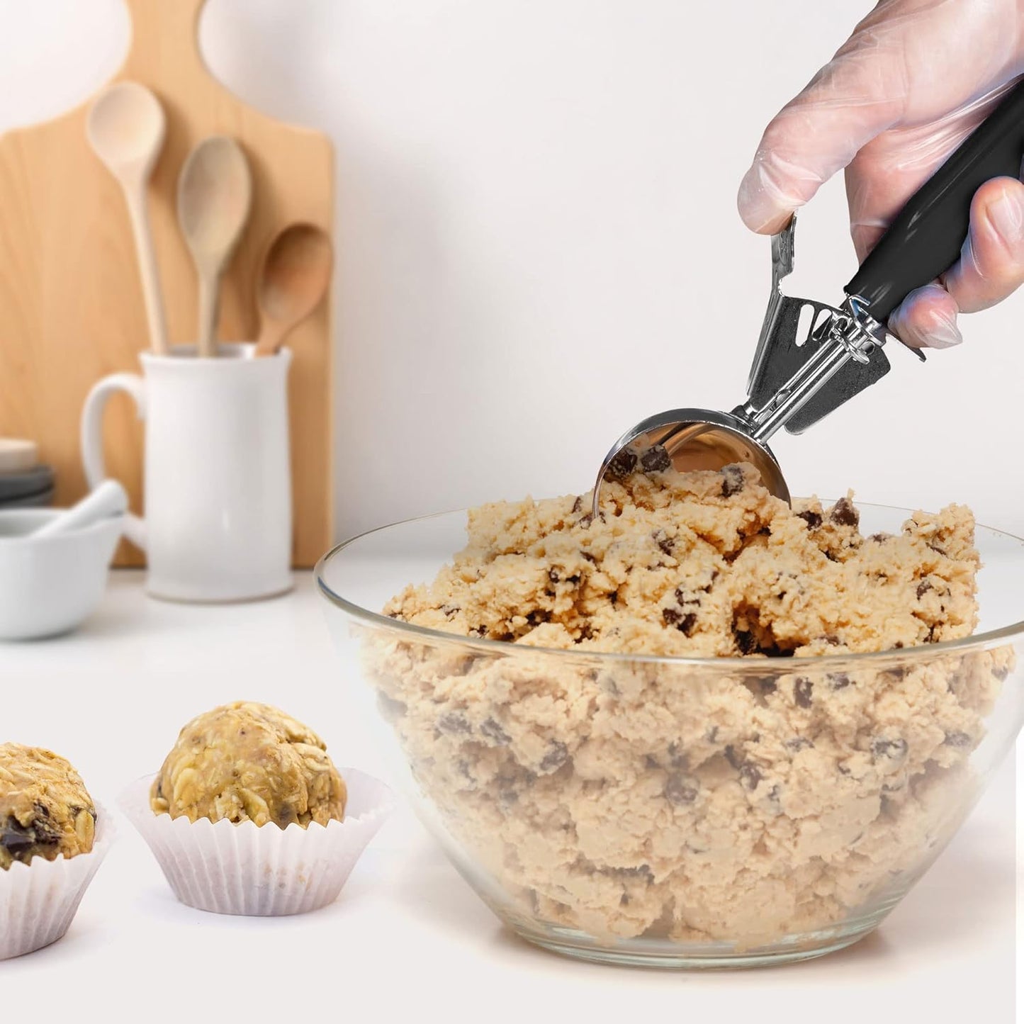 Meadow Lane Trigger Scoop - #24 Size (2-in Diameter) 2.7 Tbsp Capacity, Stainless Steel, Portion Control, Ice-cream & Cookie Dough Scoop, Black