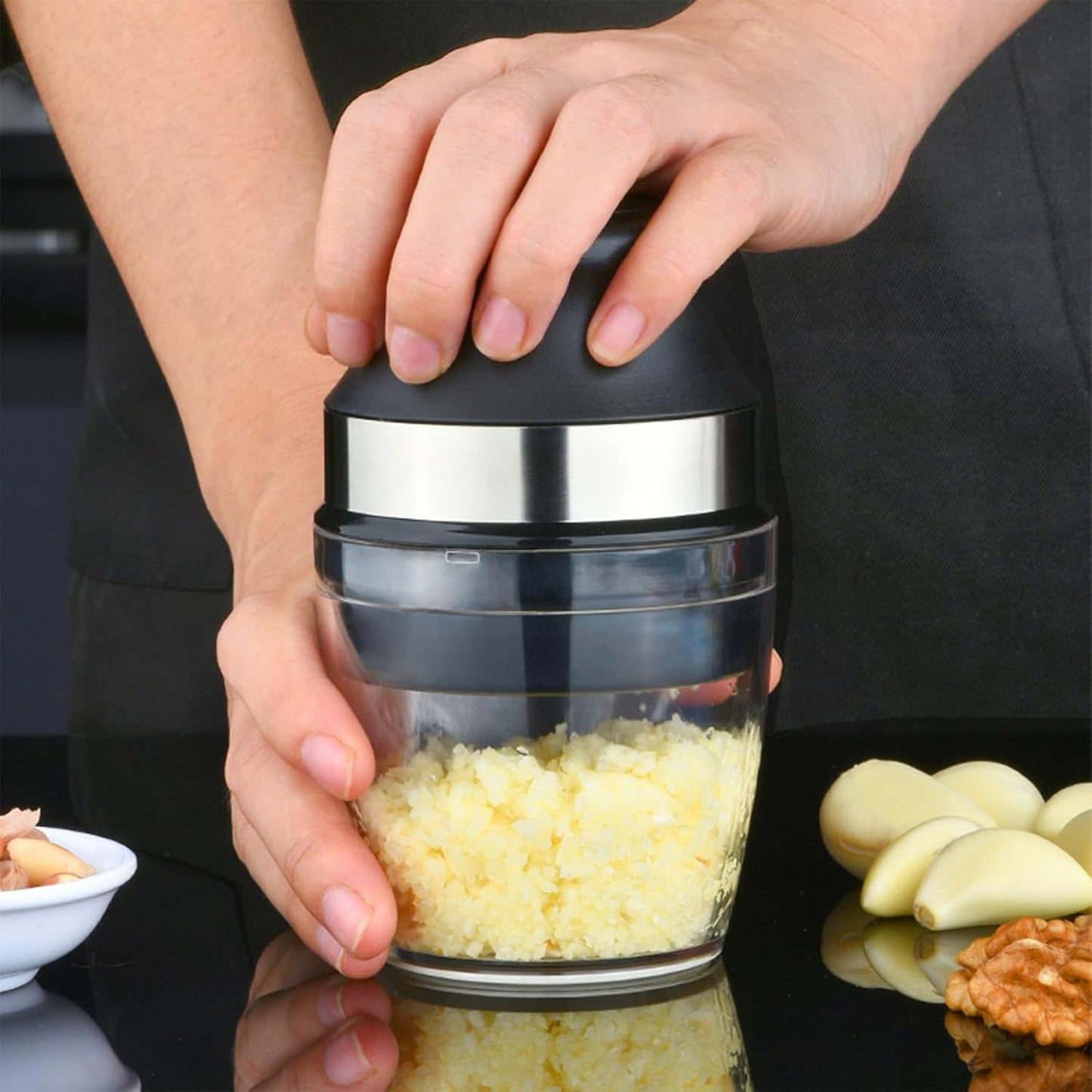 Garlic Crusher Press,Garlic Grinder Twister Easy-Clean, Multifunctional Garlic Smasher Dishwasher safe, Ideal Garlic Crusher Tool Garlic Grinder Masher Onion Chopper, Blender to Vegetable for Kitchen