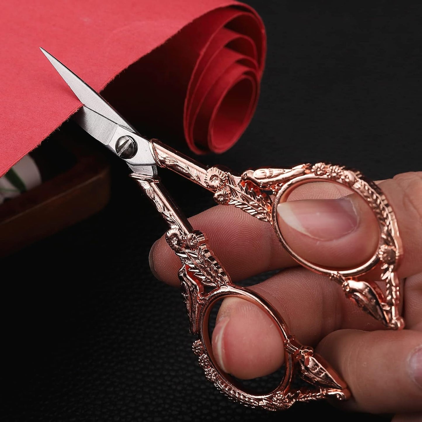 YOUGUOM Sewing Embroidery Scissors, Small Thread Scissor for Craft Artwork Needlework Yarn Knitting Detail Snips, Black Cute Bird Shears