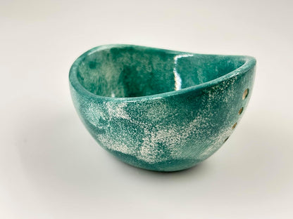 Ceramic Herb Stripper Bowl with Multi-Size Holes, Handmade Kitchen Tool, White (Green)