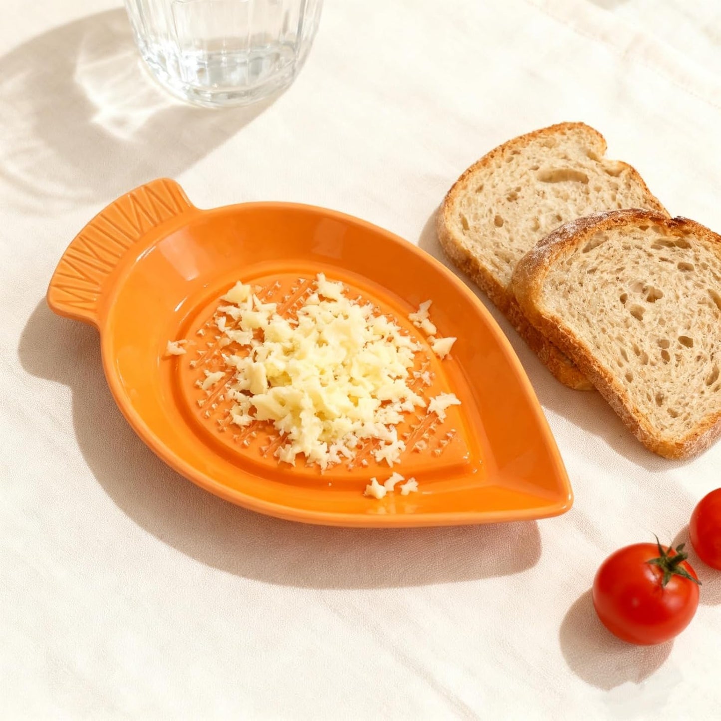 1PCS Ceramic Fish-Shaped Ginger Grater Plate with Cleaning Brush for Kitchen Gadget Ginger Garlic Spices (4.8"x3.5")