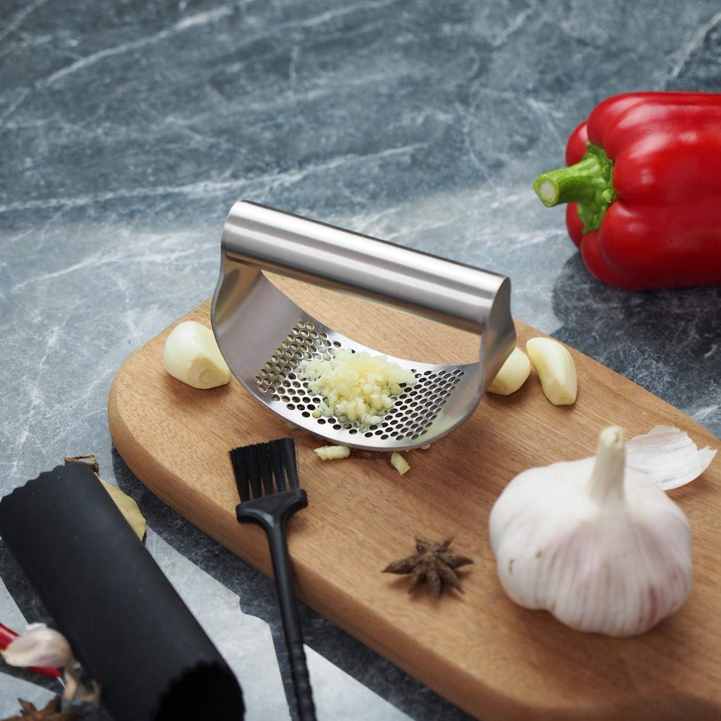 Garlic Press Rocker,Manual Crusher & Mincer with Ergonomic Handle for Easy Cleaning,Rust Proof Kitchen Tool for Ginger (Silver)
