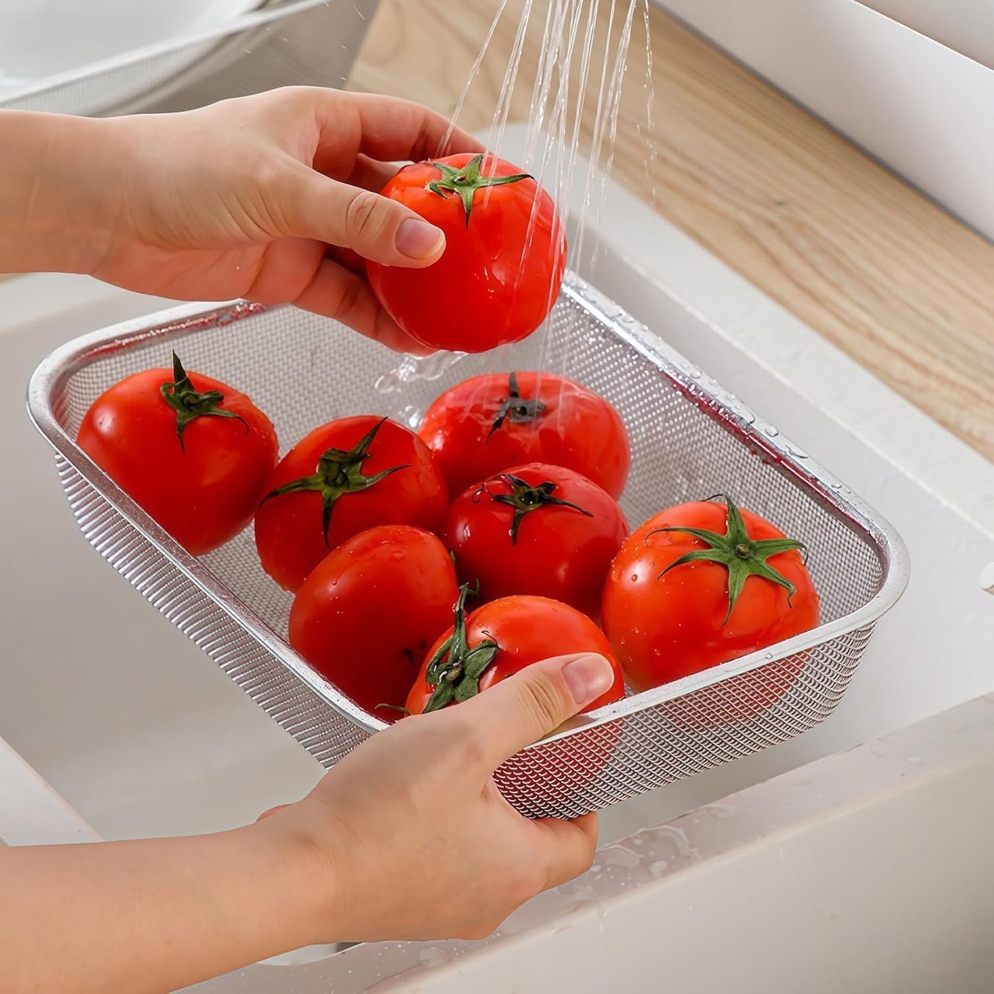 Fine Mesh Strainer for Kitchen, Stainless Steel Colander Bowl for Pasta, Rice, Fruit, Metal Net Baskets with Resting Base - Strain, Drain, Rinse (Diameter 9.84 inch)