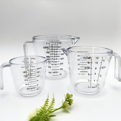 Plastic Measuring Cup Set, Kitchen Cooking and Baking Seasoning Liquid Measuring Cup, Multiple Scale Identification, with Handle and Triangle Mouth, 150ml, 300ml, 600ml, 3-piece Set (Pink)