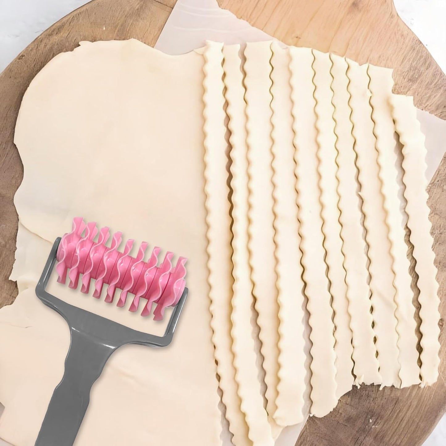 2 Pack Pastry Cutting Wheel, Pastry Wheel Decorator Pie Crust Pastry Wheel and Cutter for Cutting Pastry, Rolled Pastry Pie Crimper, Baking & Cooking Tool for Apple Pie Crust or Ravioli Pasta