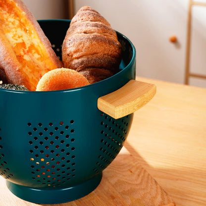Metal Colander with Wood Handle and Stable Base, 5.5 Quart Powder Coated Steel Kitchen Strainer Basket for Draining Pasta, Vegetable and fruit,Cream