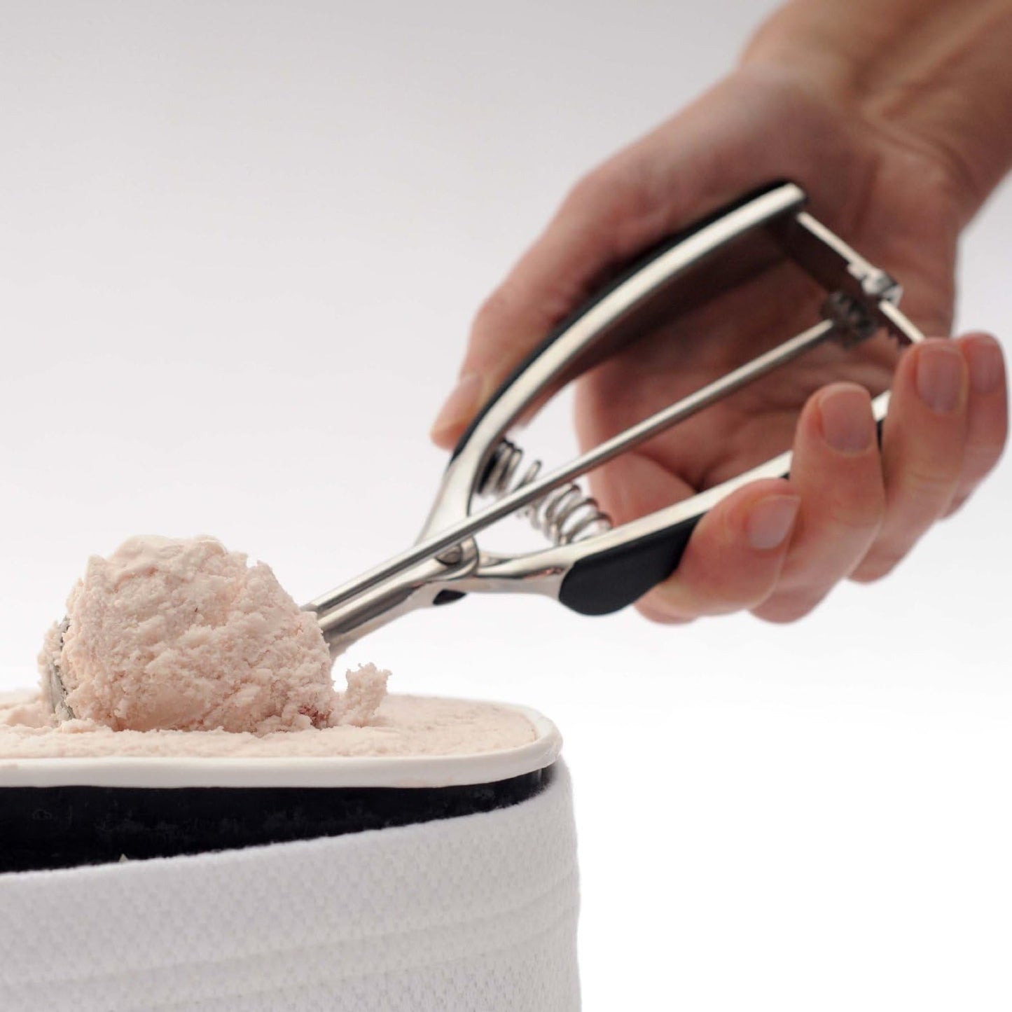 Norpro NOR- SCOOP, SANTOPRENE HANDLE, 42MM (2 Tablespoon)
