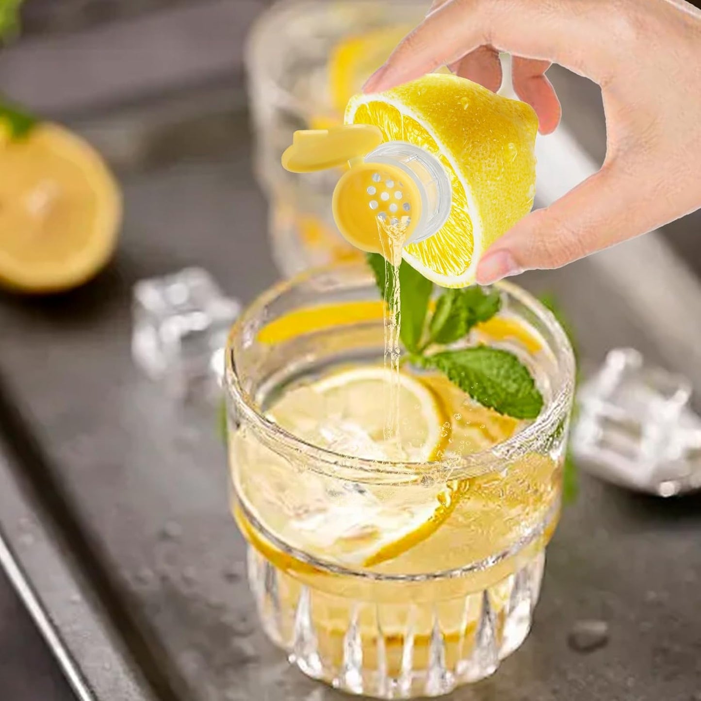 Lemon Squeezer 2-Pack, Manual Citrus Juicer with Screw Top and Built-in Filter, Portable Lime Press for Cocktails, Cooking, and Travel – Compact, BPA-Free Juicer in Yellow and Green