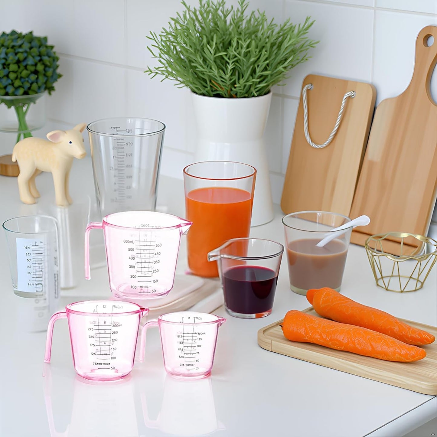 Cute Pink Plastic Measuring Cup - 3 Pack, Home Kitchen Cooking and Baking Seasoning Liquid Measuring Cups, Multiple Scale Identification, with Handle and Triangle Mouth (150ml, 300ml, 600ml)