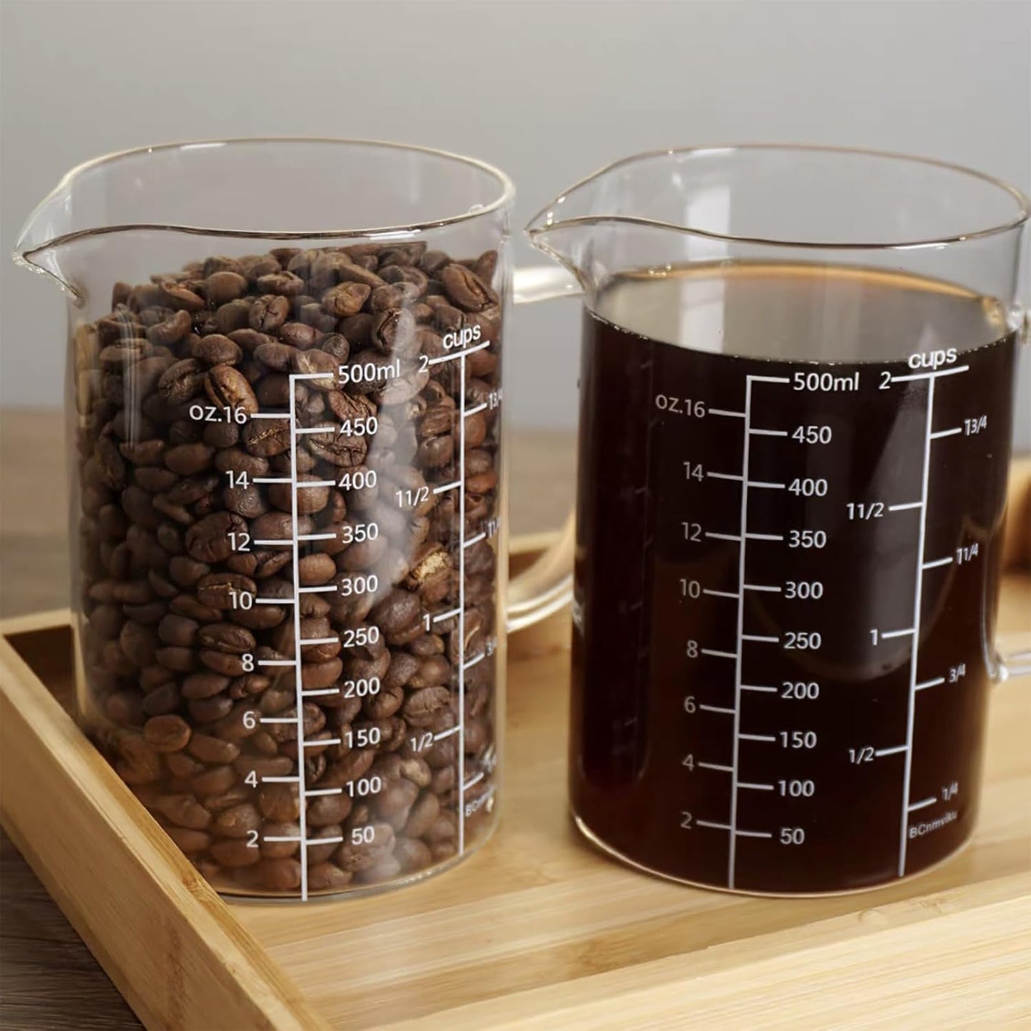 Glass Measuring Cup with Handle, 500 ML High Borosilicate Glass Three Scales (OZ, Cup, ML/CC) easuring Beaker for Kitchen or Restaurant, V-Shaped Spout Glass Measuring Beaker, Easy To Read