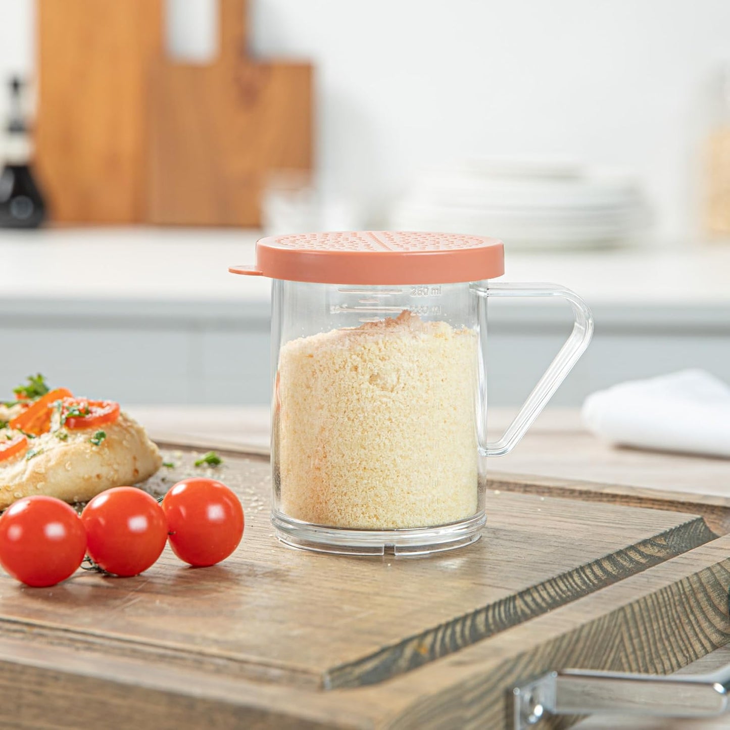 Restaurantware Spice Shaker 1 Count Plastic Shaker, Durable Seasoning Dredge with Yellow Coarse Lid, Clear Shaker for Commercial Kitchens, Pizzerias, and Bakeries