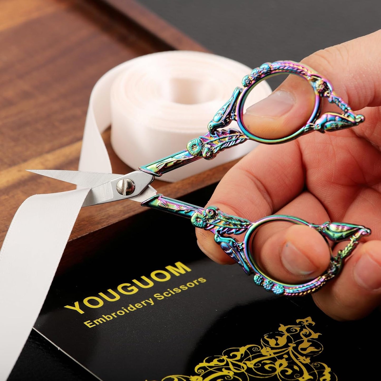 YOUGUOM Sewing Embroidery Scissors, Small Thread Scissor for Craft Artwork Needlework Yarn Knitting Detail Snips, Black Cute Bird Shears