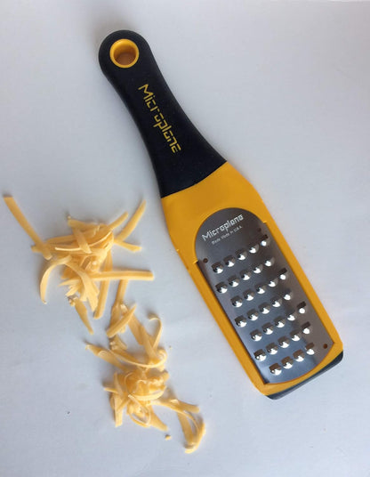 Microplane Artisan Series Cheese Grater and Zester (Extra Coarse, White)