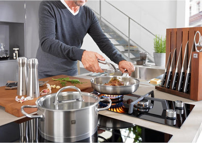 ZWILLING Pro Garlic Press
