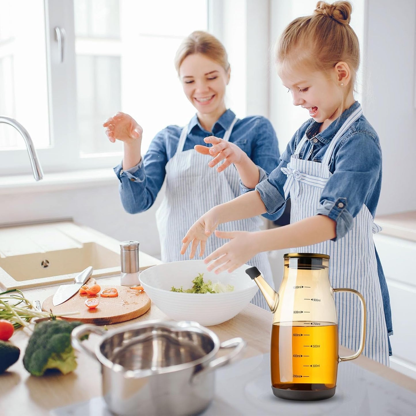 Large Glass Oil Dispenser Bottle for Kitchen Cooking Recipiente Para Aceite De Cocina Olive Oil Vinegar Dispenser Cruet Stainless Steel Lid No Drip Liquid Container (Clear, 34oz /1000ml)