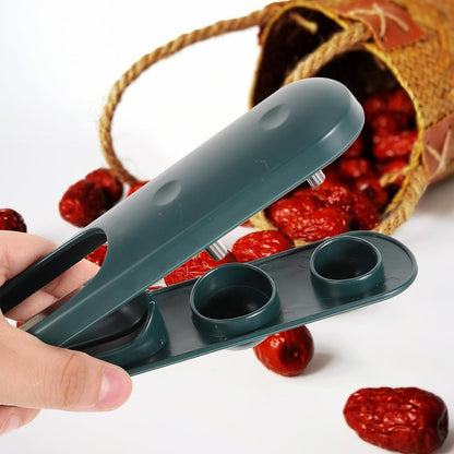 Cherry Pitter Tool and Jujube Core Remover 2pcs Household Fruit Pit Remover Kitchen Gadget for Red Dates, Cherries, Wood Green Handle, Multi-use Core Extractor for Home
