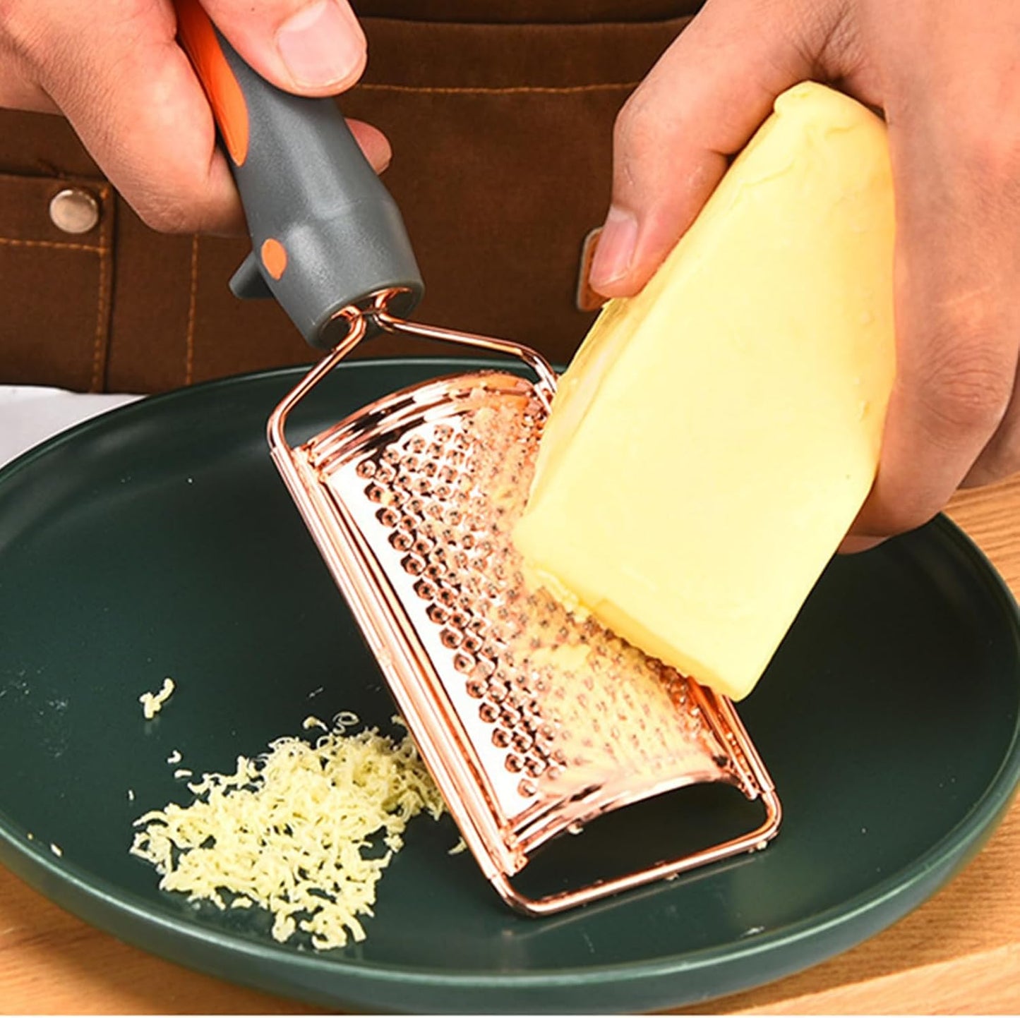 Professional Cheese Grater, Gold Stainless Steel Cheese Grater Handheld, Grater Hand Crank, Practical Kitchen Gadgets, Graters for Cheese, Chocolate, Spices (Medium Coarse)