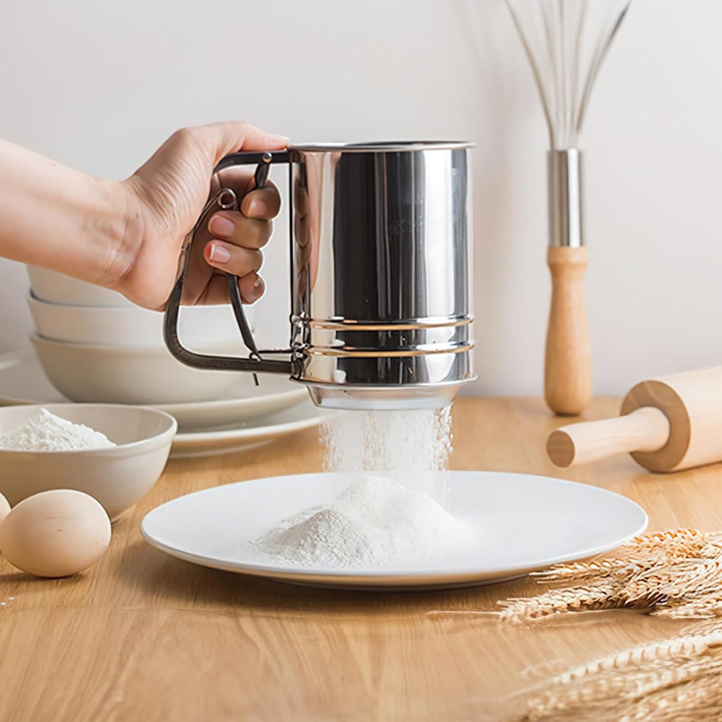 Flour Sifter for Baking, 304 Stainless Steel 5 Cup Flour Sieve Fine Mesh Screen Powder Sifters with Loop Agitator for Quick Sifting, Hand Crank Sifter for Cooking Baking Kitchen Sugar Utensil DIY