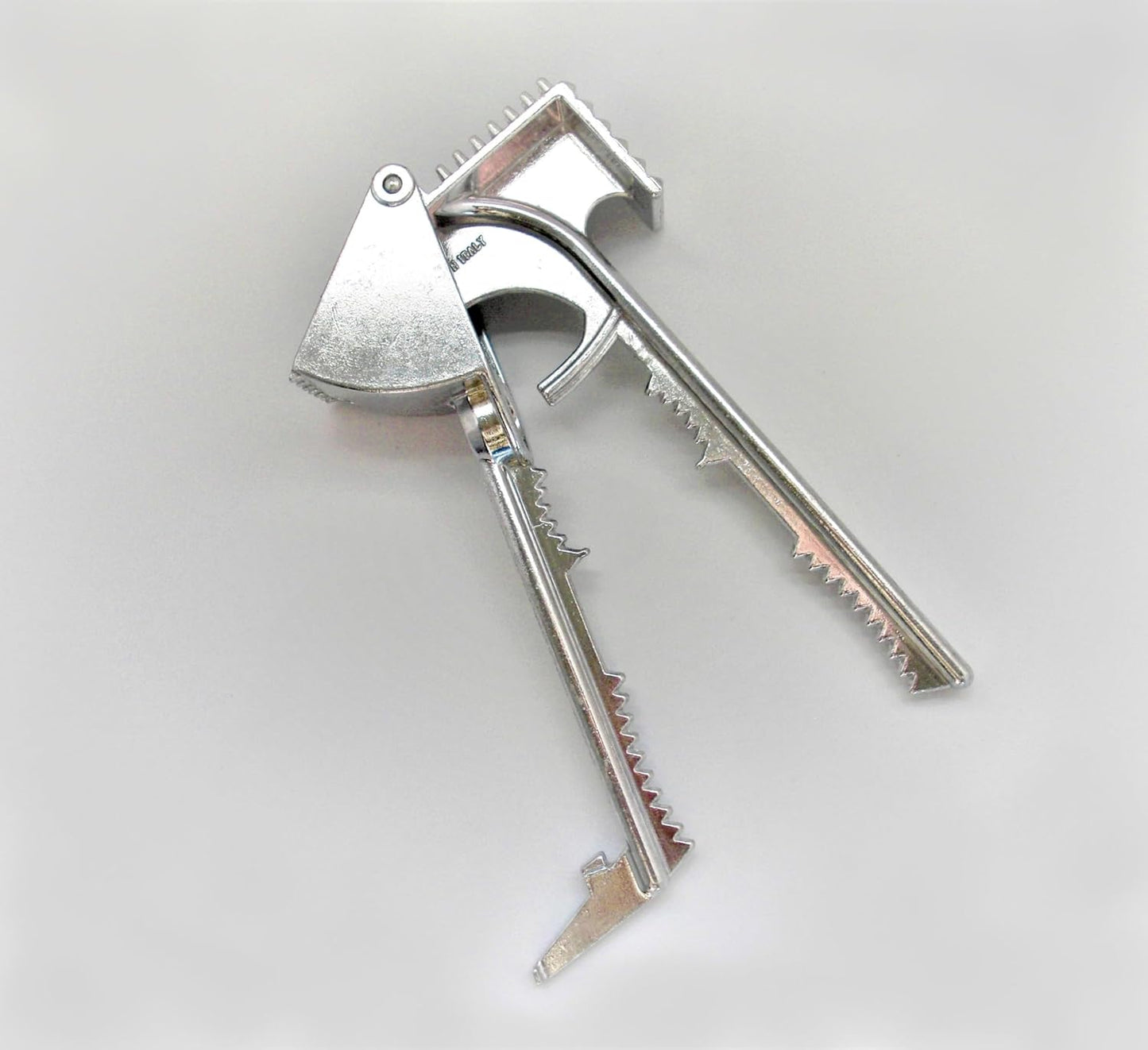 Tredoni Aluminium Big Garlic Press Masher with Head-Cleaner, Olive Pitter, Nutcracker, Meat Tenderizer & Fish Scraper