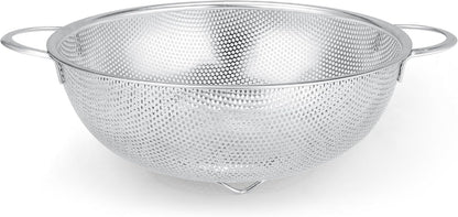 Gulex Colander Stainless Steel 3-Quart, Metal Strainer with Base, Strainer for Kitchen Food, Dishwasher Safe