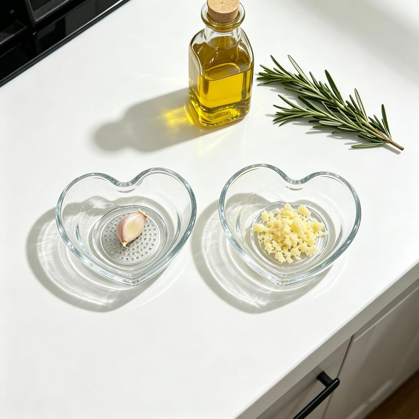 2PCS Glass Garlic Grater Heart-Shaped Grinder Plate for Ginger Spices Chocolate Cheese Multifunctional Kitchen Gadget (3.82"x3.54")