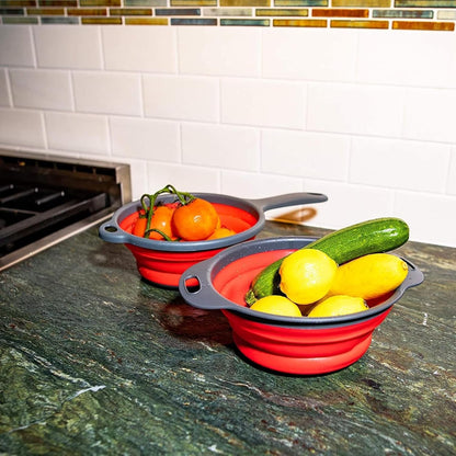 Juvale Collapsible Colander Set of 3, Space-Saving Kitchen Strainer, Use to Drain Vegetables and Fruits, Heat-Resistant Pasta Strainer with Handle, Foldable for Easy Storage, Ideal for Campers, Red