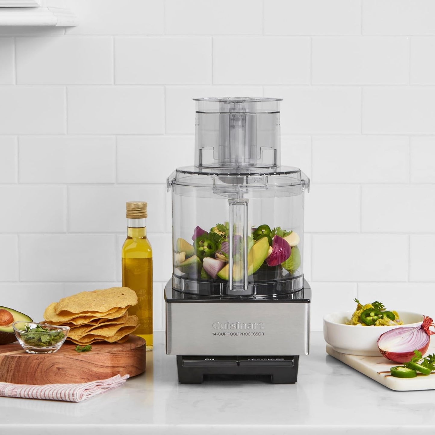 Cuisinart 7-Cup Pro Classic Food Processor, 600-Watt Motor, Vegetable Chopper & Blender for Mincing, Dicing, Shredding, Puree & Kneading Dough, DLC-10SYP1, White