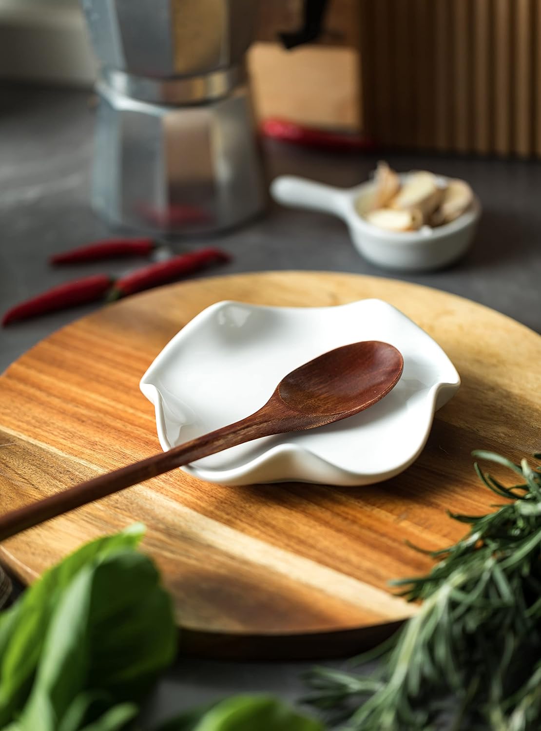 Miamolo Spoon Rest for Stove Top, Spoon Holder for Stove, 5.3In Ceramic Spoon Rest for Kitchen Counter, Coffee Spoon Holder with Ruffled Edge, Farmhouse Spatula Holder for Kitchen Decor, Beige