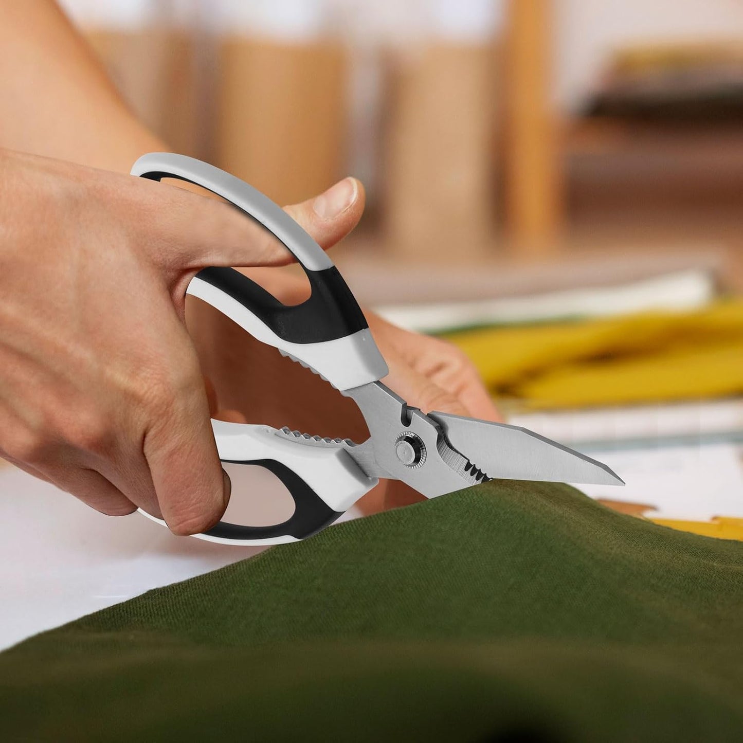 BoFuYuan Utility Scissors Heavy Duty: 8-Inch sharp Scissors All Purpose heavy duty, Serrated Blades Cut Carpet, Cardboard, Wire, Leather, Fabric, Multipurpose Shears for Kitchen, Garden, Office, Craft