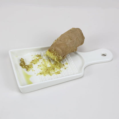 EIKS Ceramics Grater Plate for Ginger Garlic Wasabi Daikon Fruits Root Vegetable Cooking Preparation (Spade-shaped)