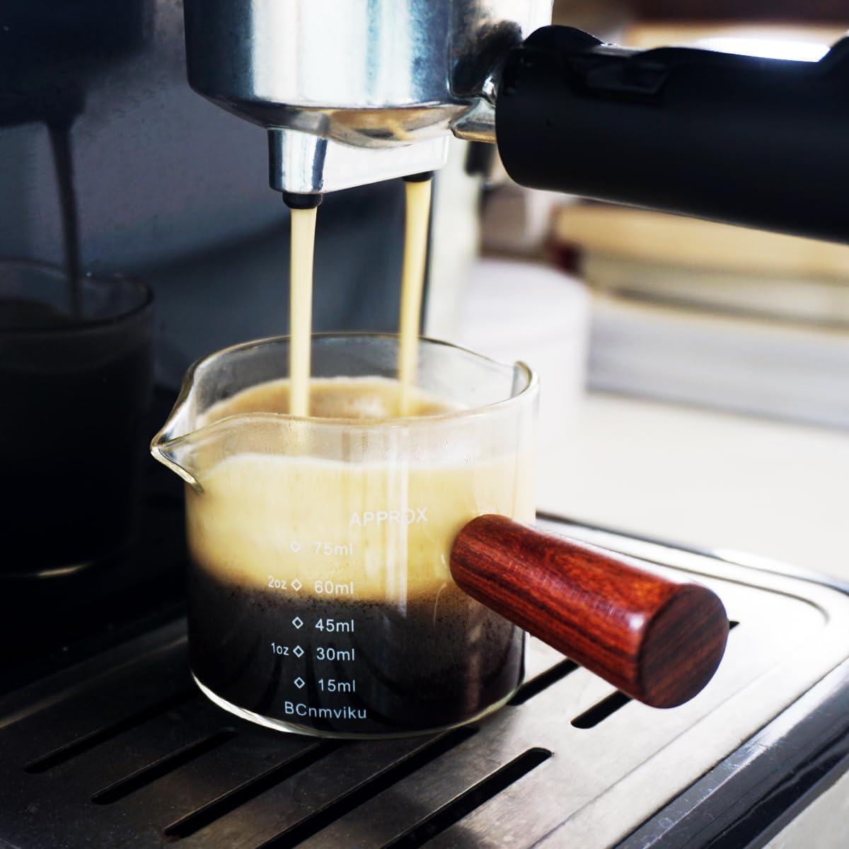 2 PCS Double Spouts Measuring Triple Pitcher Milk Cup with Wood Handle 75ML Espresso Shot Glasses Parts Clear Glass