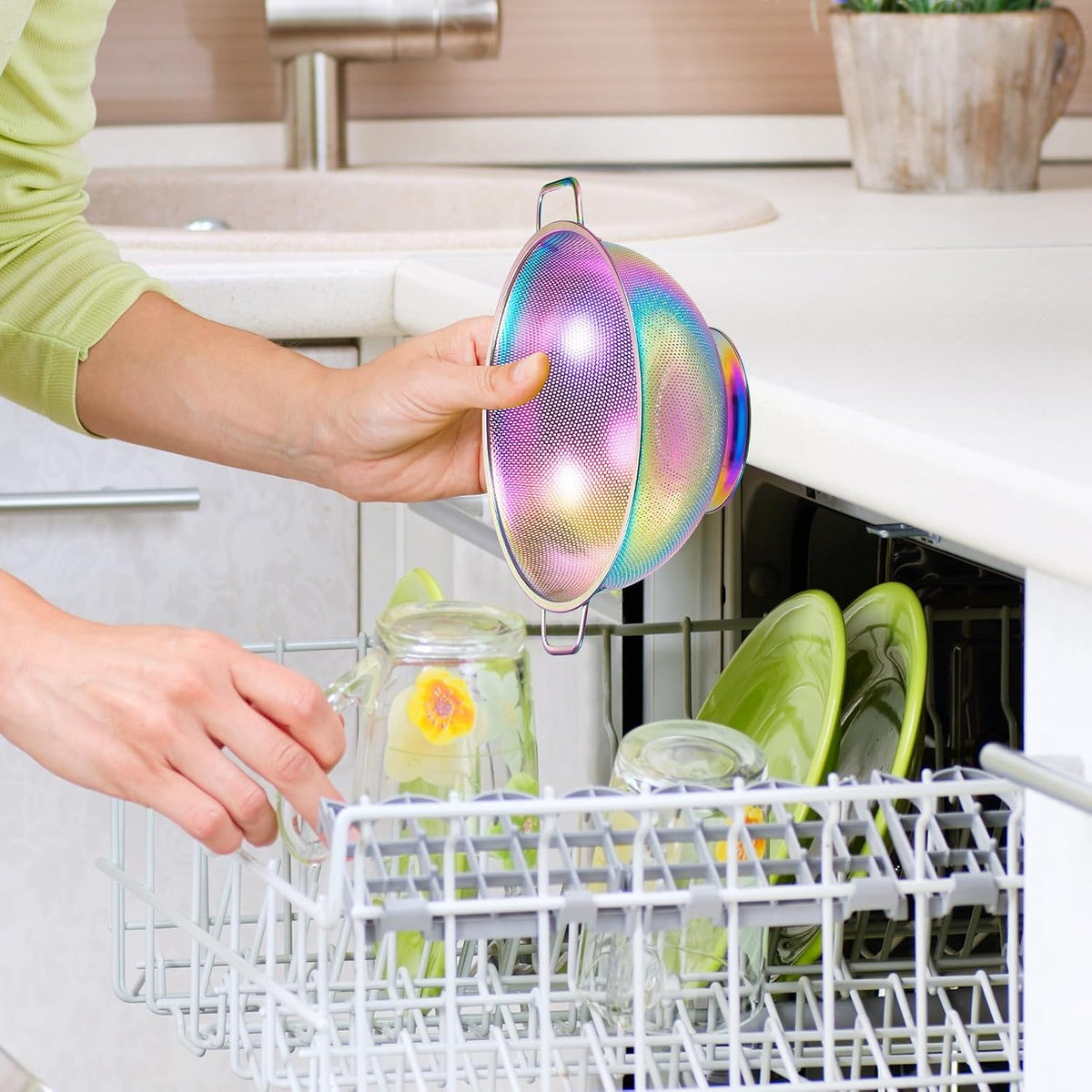 Rainbow Strainer for Kitchen, 3QT, Stainless Steel Colander with Handle for Fruits Vegetables Cooking Food, Dishwasher Safe