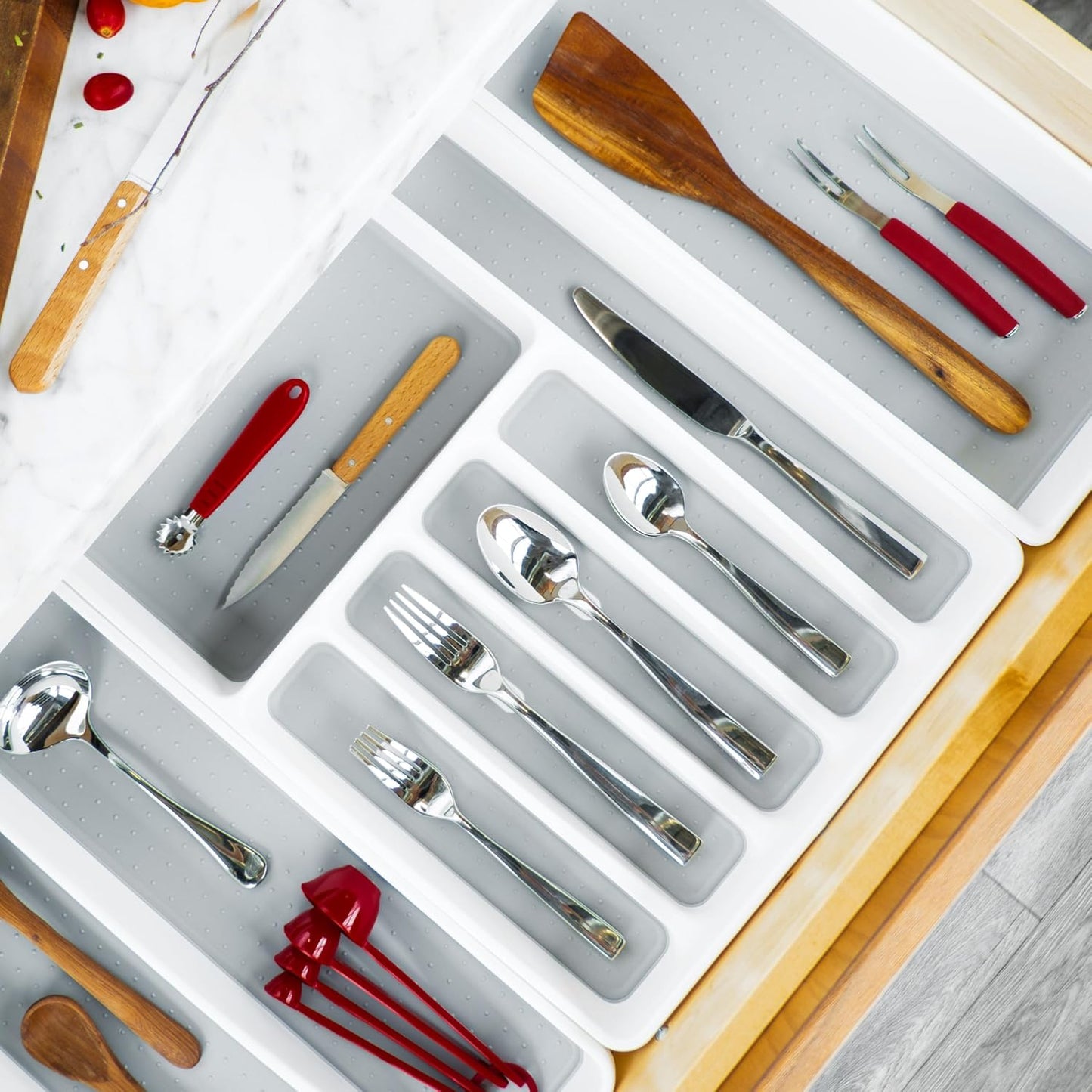 Classic Large Silverware Tray - White |CLASSIC COLLECTION | 6-Compartments| Kitchen Drawer Organizer | Soft-Grip Lining and Non-Slip Rubber Feet | BPA-Free
