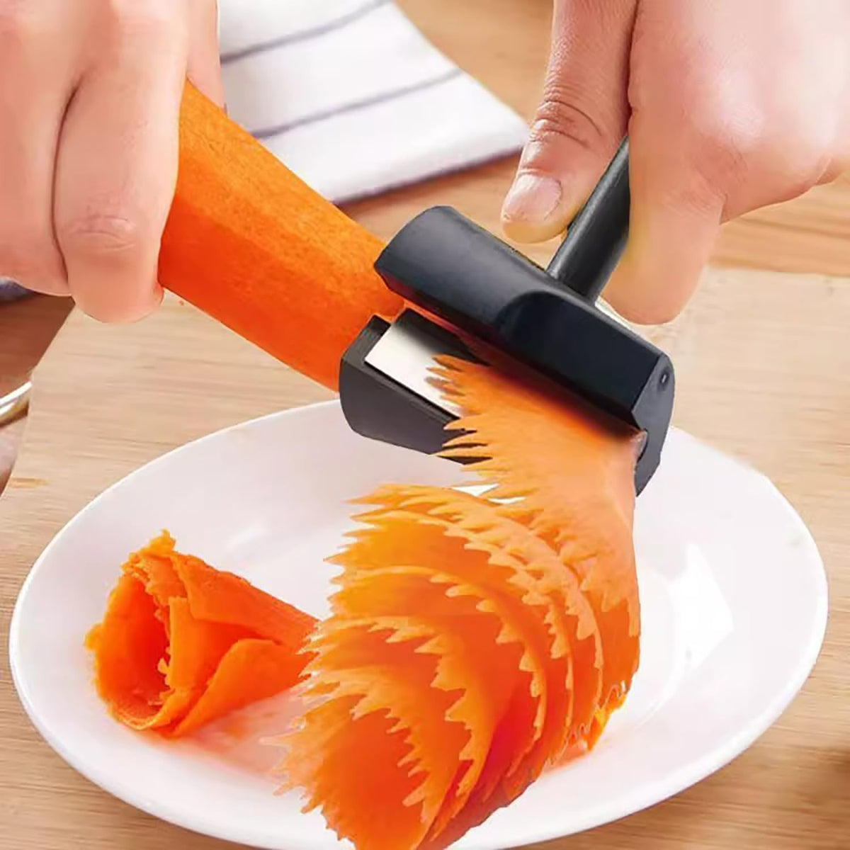 2 Pack Carrot Peeler Carrot Curler Black Carrot Spiral Shred Slicer Root Vegetables Fruits Slicer Sharpener Garnishing Tool