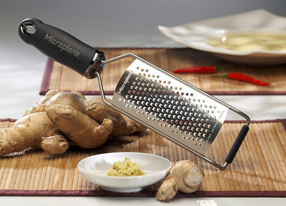 Microplane Gourmet Series Cheese Grater with Soft Touch Handle (Extra Coarse, Black)