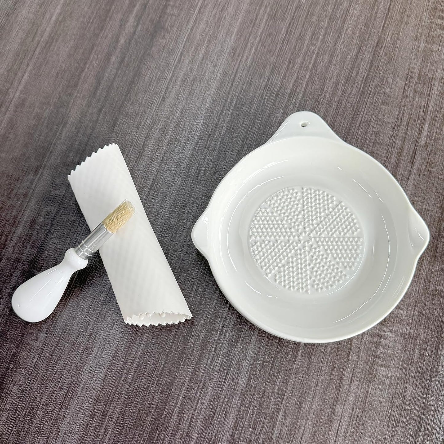 Ceramic Grater Plate for Ginger, Garlic, Onion, Cheese, Lemon, Chocolate, Vegetables and Fruits in Kitchen, White Garlic Grater with Peeler and Brush, Large