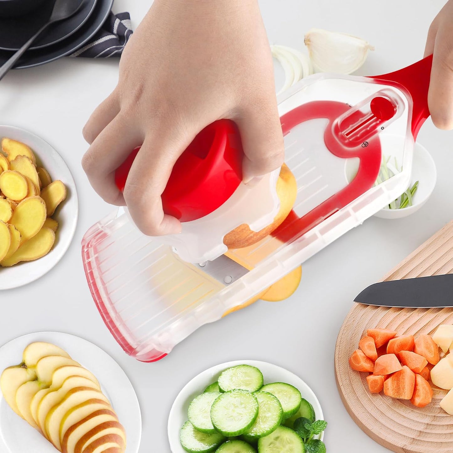 Mandoline Slicer with Hand-Held, Vegetable Slicer with Food Holder， Adjustable Stainless Steel Blade, Comfort Grip, Easy to Clean, Ideal for Speedy Slicing of Fruits and Vegetables