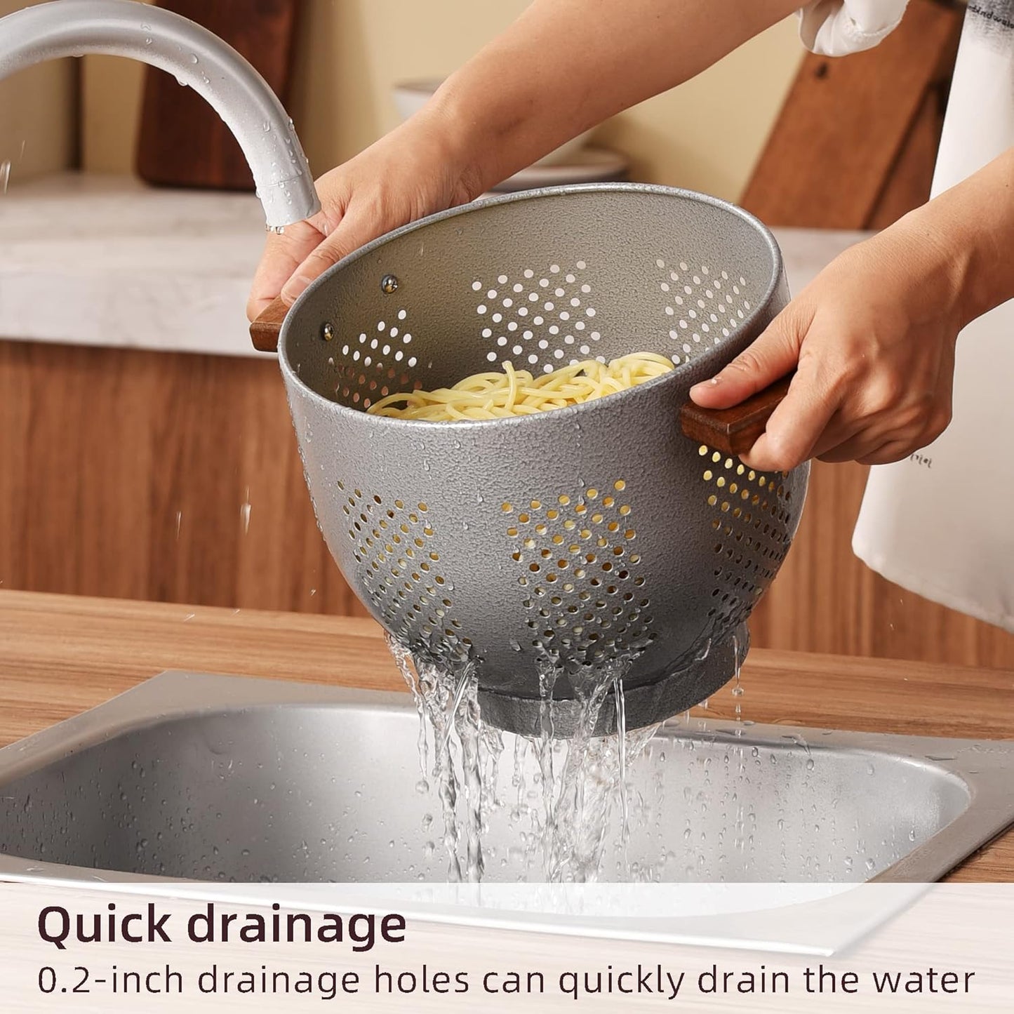 Metal Colander with Wood Handle and Stable Base, 5.5 Quart Powder Coated Steel Kitchen Strainer Basket for Draining Pasta, Vegetable and fruit,Cream
