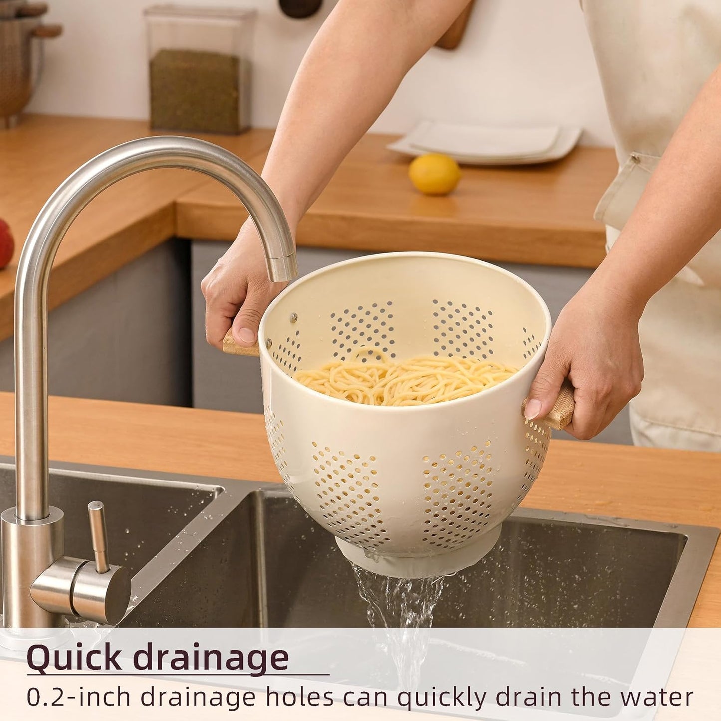Metal Colander with Wood Handle and Stable Base, 5.5 Quart Powder Coated Steel Kitchen Strainer Basket for Draining Pasta, Vegetable and fruit,Cream