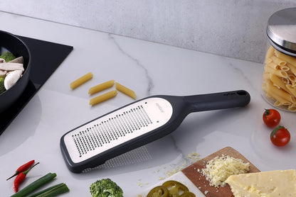 Zyliss Fine Grater and Zester - Handheld Grater with Stainless Steel Blade & Wheat Straw Handle - Ideal for Hard Cheese, Chocolate, Fruit, Vegetables, & More - Protective Cover Doubles as Scraper