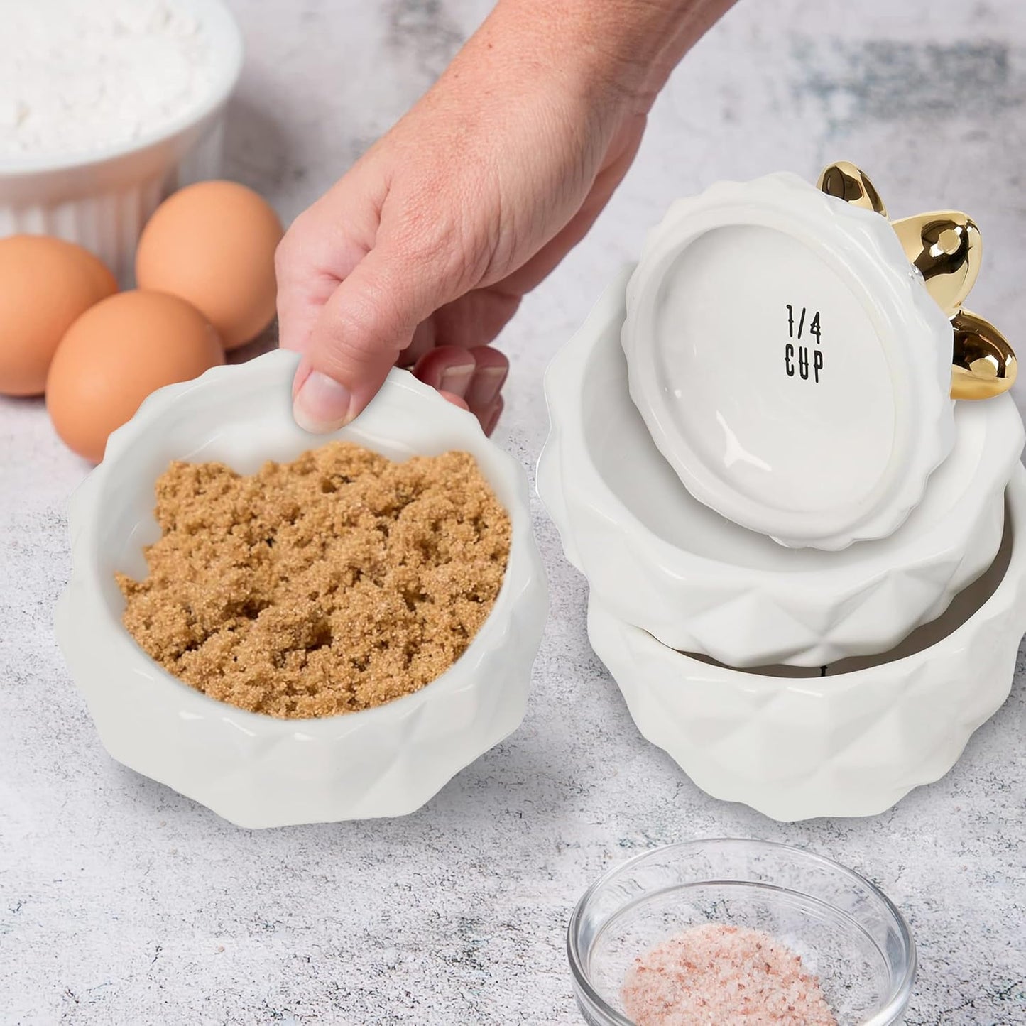 White Cat Measuring Cups & Spoons Gift Set – Ceramic Kitchen Tools for Cat Lovers & Bakers – 4 Measuring Cups and 4 Measuring Spoons – Unique Gift for Kitchen, Baking, and Cat Lovers