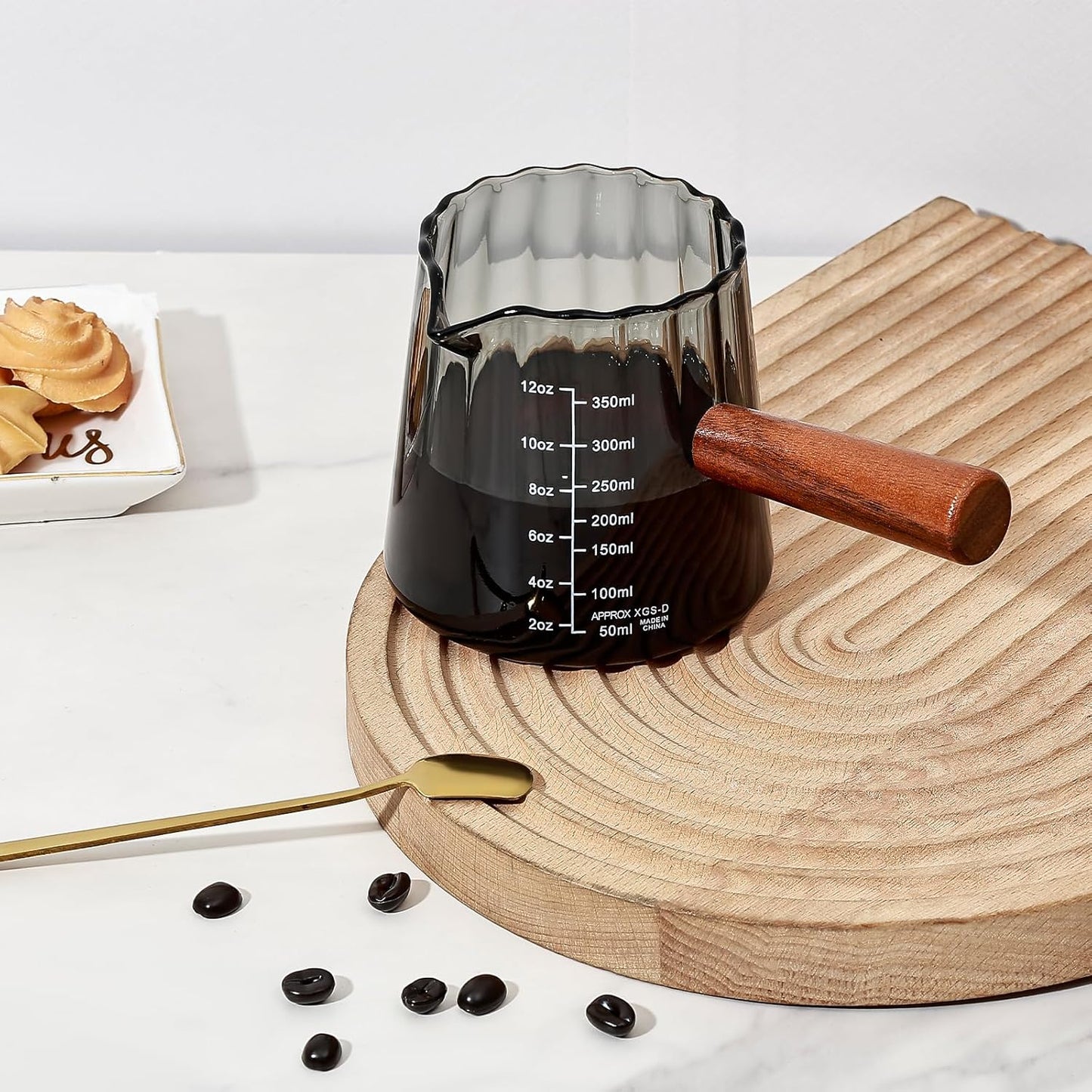 Glass Measuring Cup, 12oz Pour Over Coffee Maker with Wood Handle, Creative V-Shaped Spout Creamer Milk Frothing Pitcher Coffee Carafe Server (2-Gray)