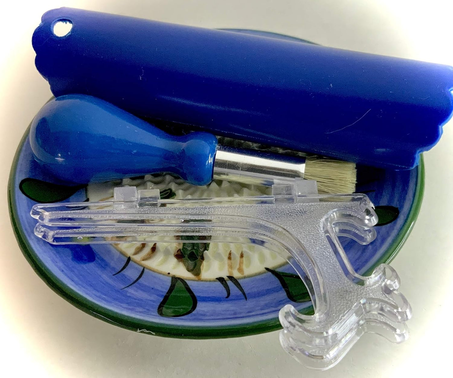 BonCera, All-in-one Premium Ceramic Garlic Grater Plate 4-Piece Set - Blue Flower Design, Classic Style - For Garlic, Ginger, Chocolate, and more! - Comes with 5.25" Plate, Peeler, Brush, and Stand