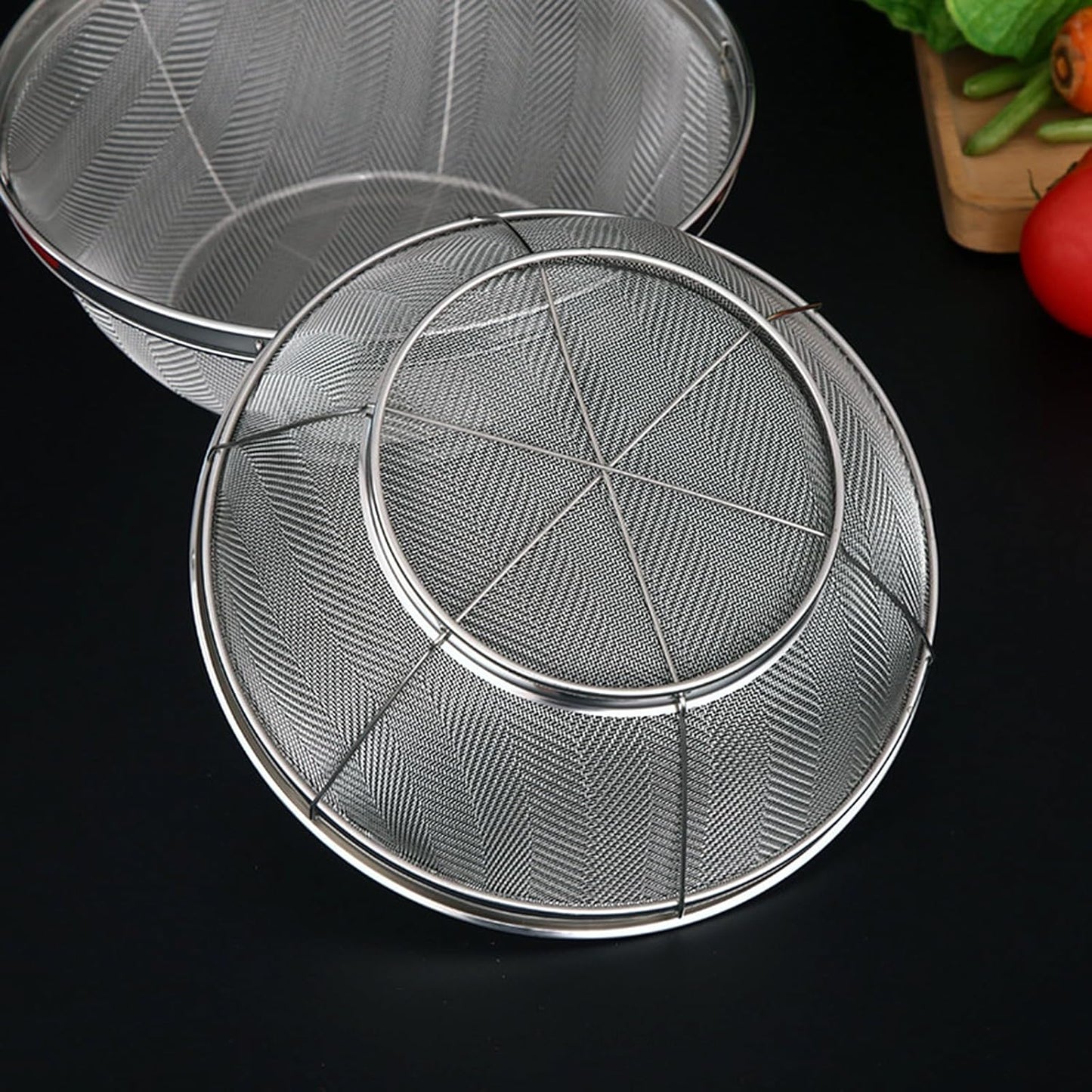 Fine Mesh Strainer for Kitchen, Stainless Steel Colander Bowl for Pasta, Rice, Fruit, Metal Net Baskets with Resting Base - Strain, Drain, Rinse (Diameter 9.84 inch)