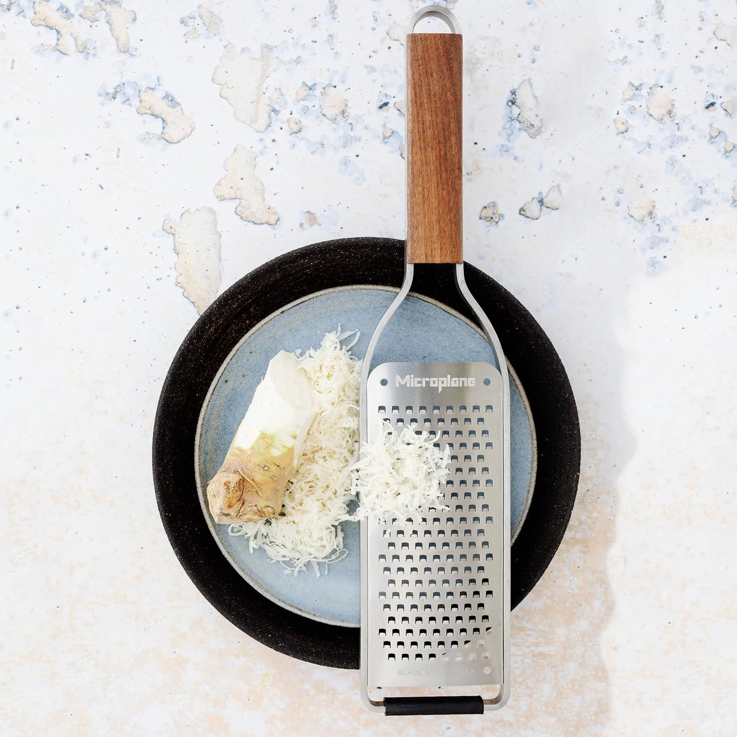 Microplane Kitchen Grater Coconut, Nuts and Horseradish Grater for Cheese, Carrot, Ginger, Coconut, Nuts and Horseradish from the Master Collection in Walnut Wood and Stainless Steel