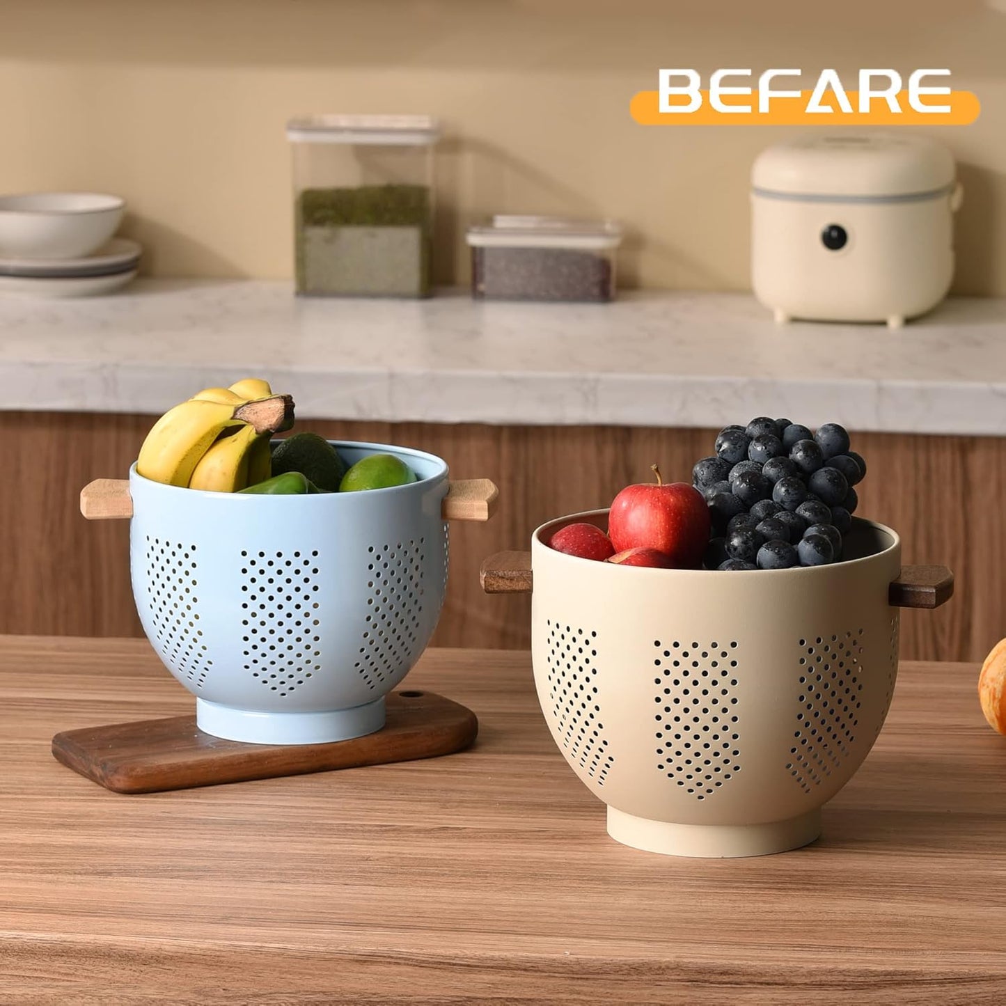 Metal Colander with Wood Handle and Stable Base, 5.5 Quart Powder Coated Steel Kitchen Strainer Basket for Draining Pasta, Vegetable and fruit,Cream